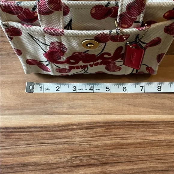 🍒Coach New York Cherry Print Canvas Tote🍒 - Picture 9 of 11